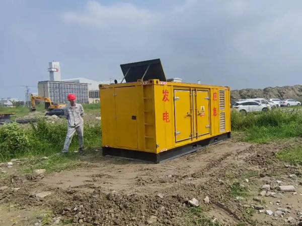 工布江达如何判断柴油发电机组的电瓶是否处于充满电状态？